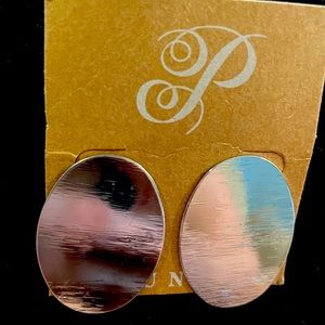 Plunder vintage earrings